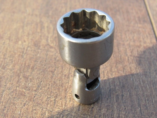 SNAP ON 9/16″ TMU181 1/4″ DRIVE 12 POINT SAE UNIVERSAL SWIVEL SOCKET UNDERLINE
