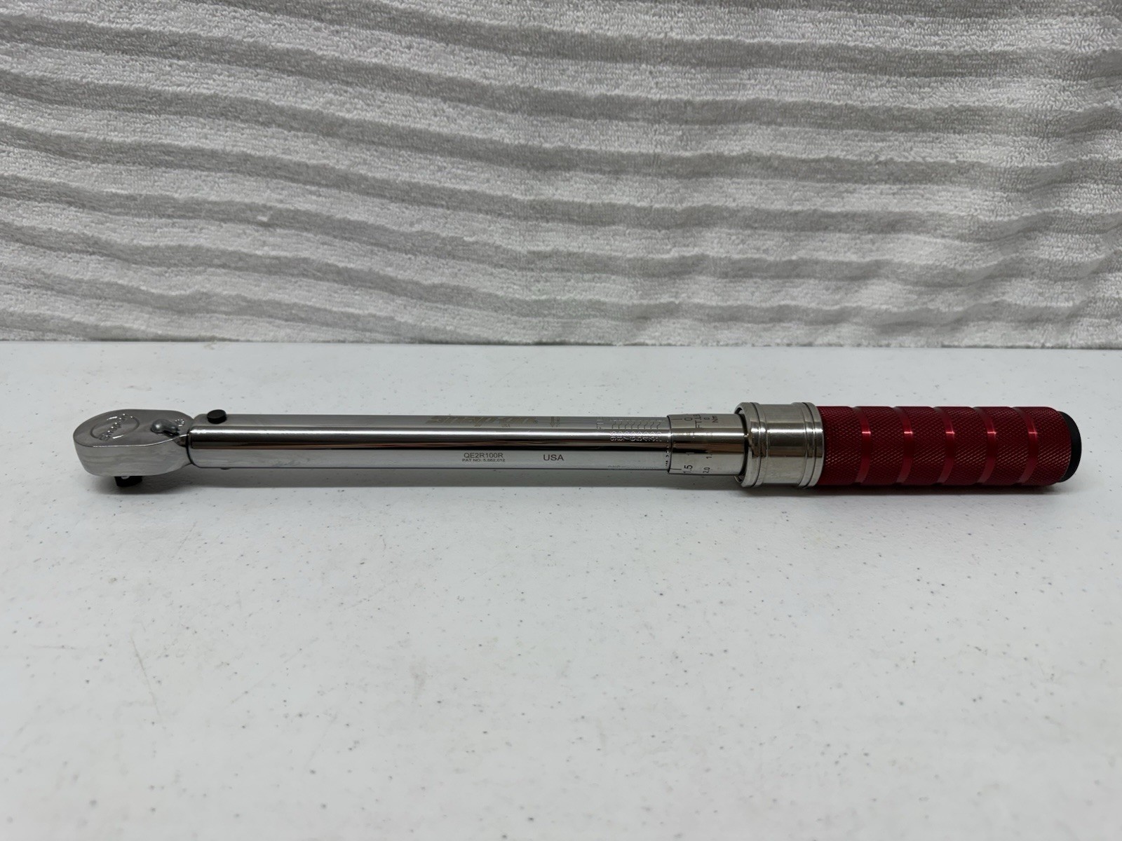 Snap On 3/8” Dr RED Adjustable Click Type Torque Wrench #QE2R100R