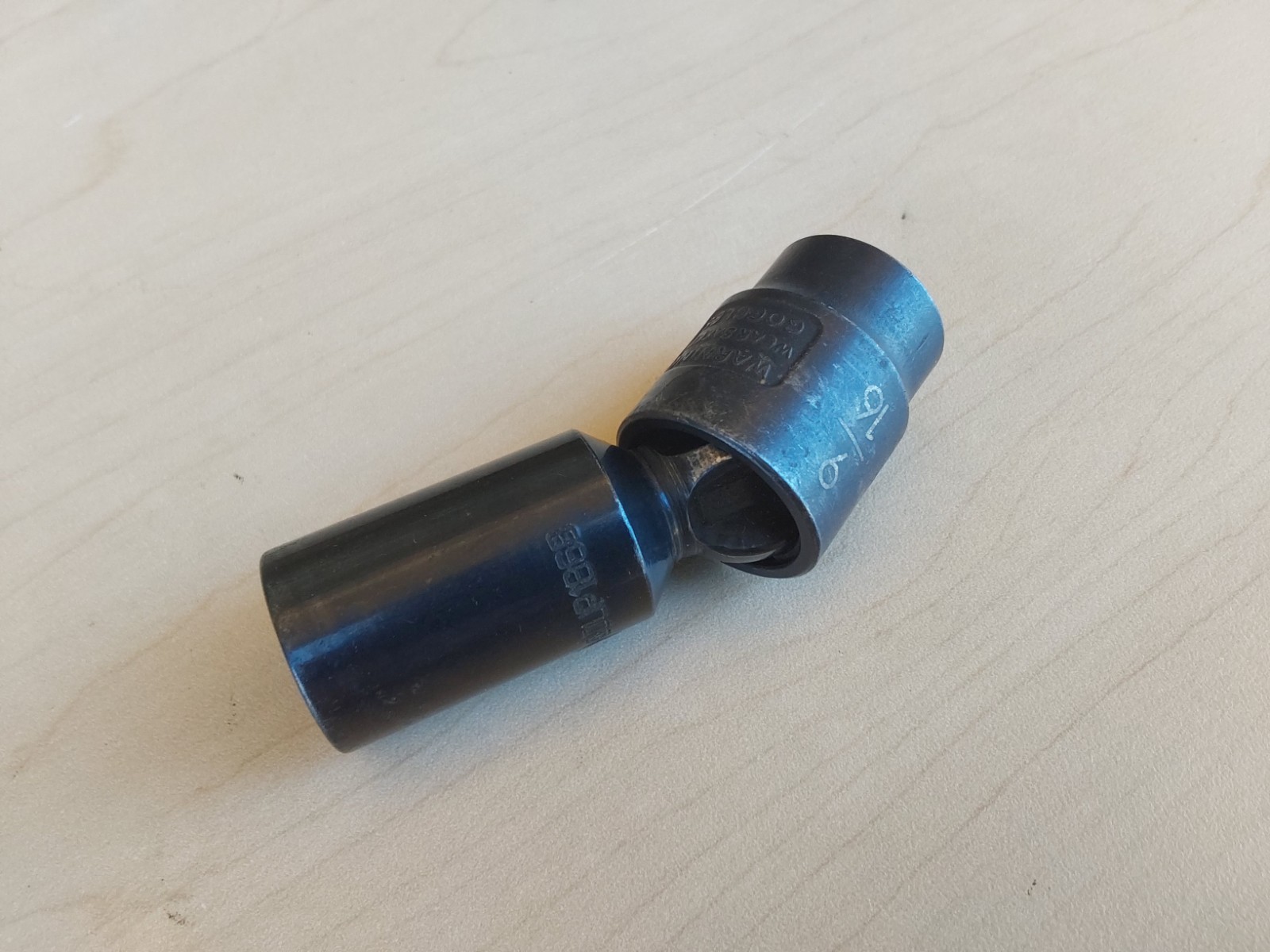 Matco USA 9/16″ Pinless Deep Swivel Universal Impact Socket 3/8″ Dr 6Pt BDUP186B