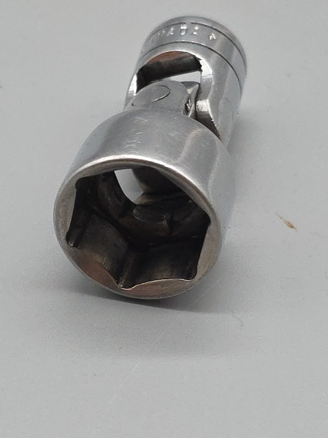 Snap-on Tools FS24 3/8″ Drive 3/4″ SAE 6-Point Swivel Universal Socket