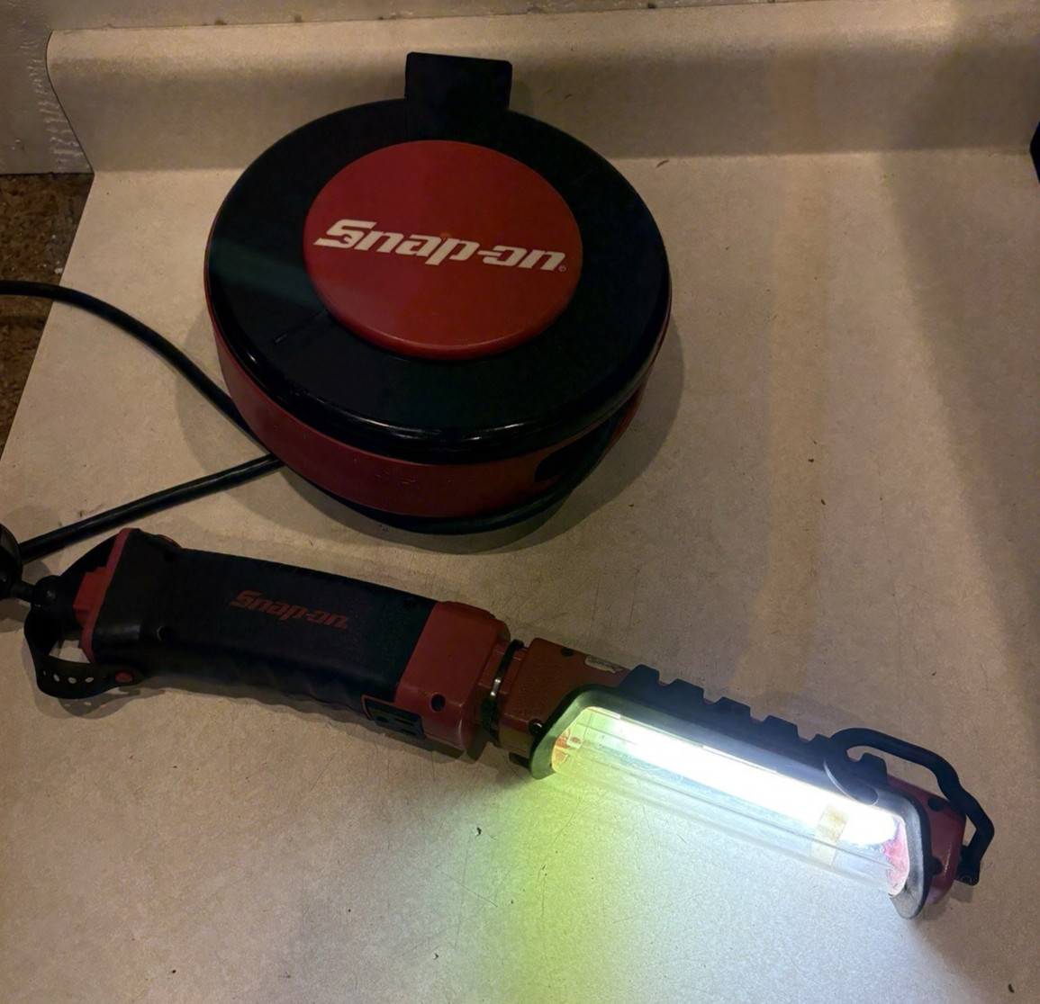 Snap-On Retractable Shop Drop Light Stick Wand w/30’ Cord Reel R2-KB2FLS
