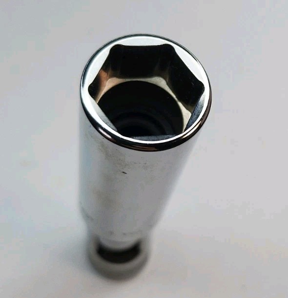 Snap on S9706KFUA 3/8 Dr 6pt SAE 5/8 Flank Drive Universal Spark Plug Socket