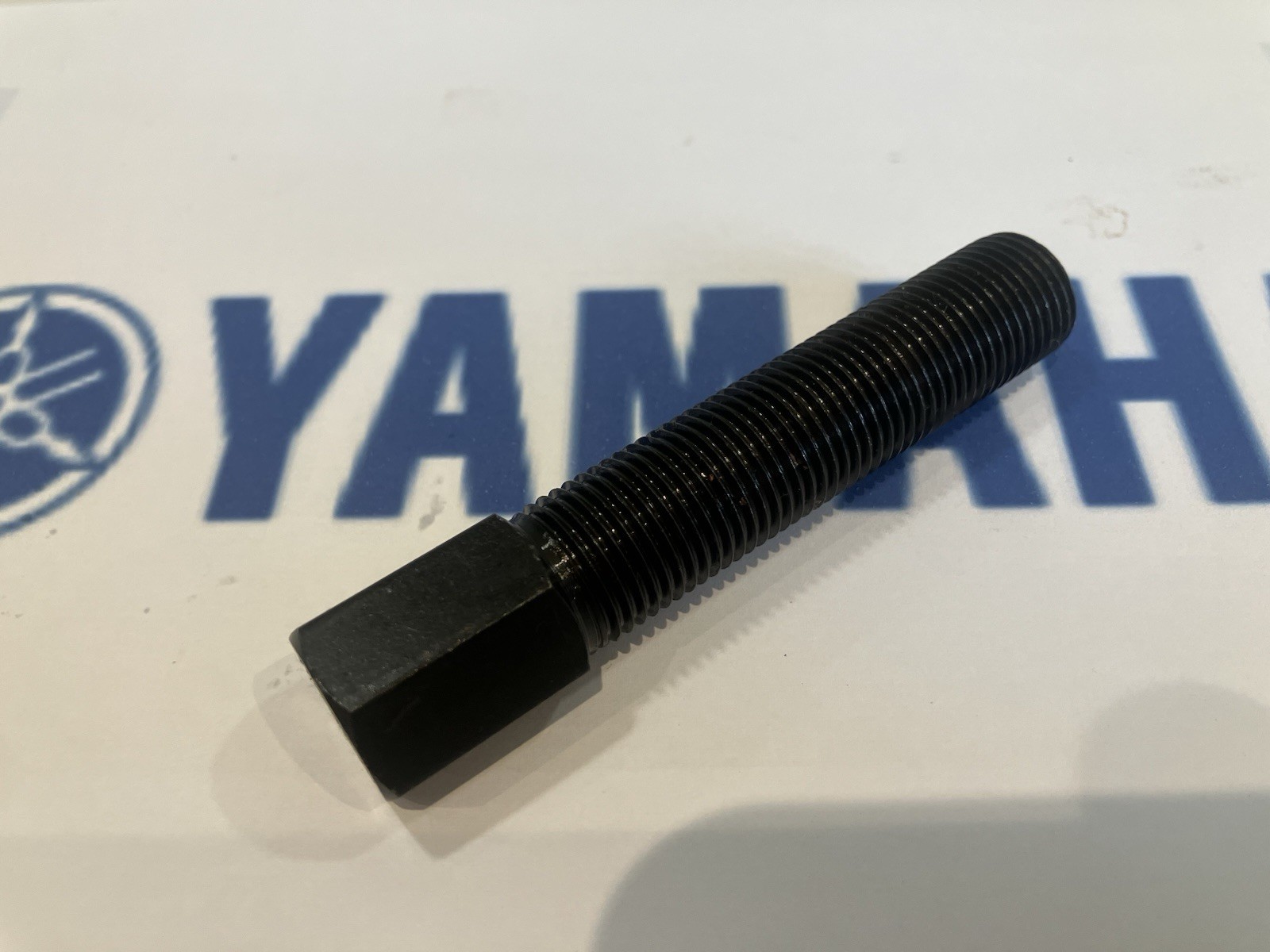 Yamaha TW200 Flywheel Puller Tool XT225 SEROW XV1600 ROAD STAR YZF-R1 FZR600