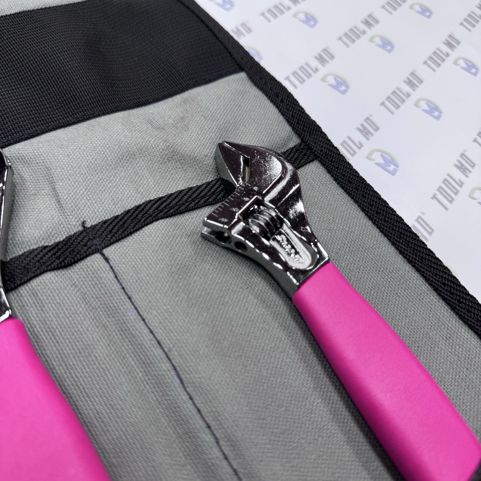 Snap-on Tools USA 4pc ELECTRIC PINK Adjustable Wrench Set In To Go Bag FAFH704C