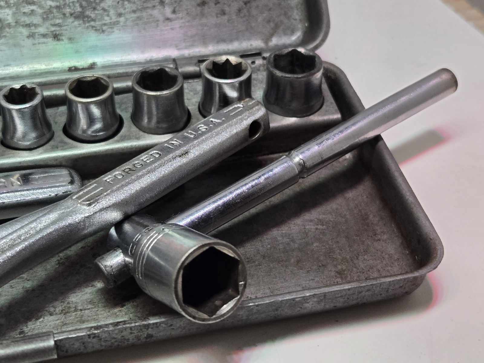 Vintage Craftsman -V- Series 1/4″ Drive 14pc Ratchet Set w/Embossed Metal Case