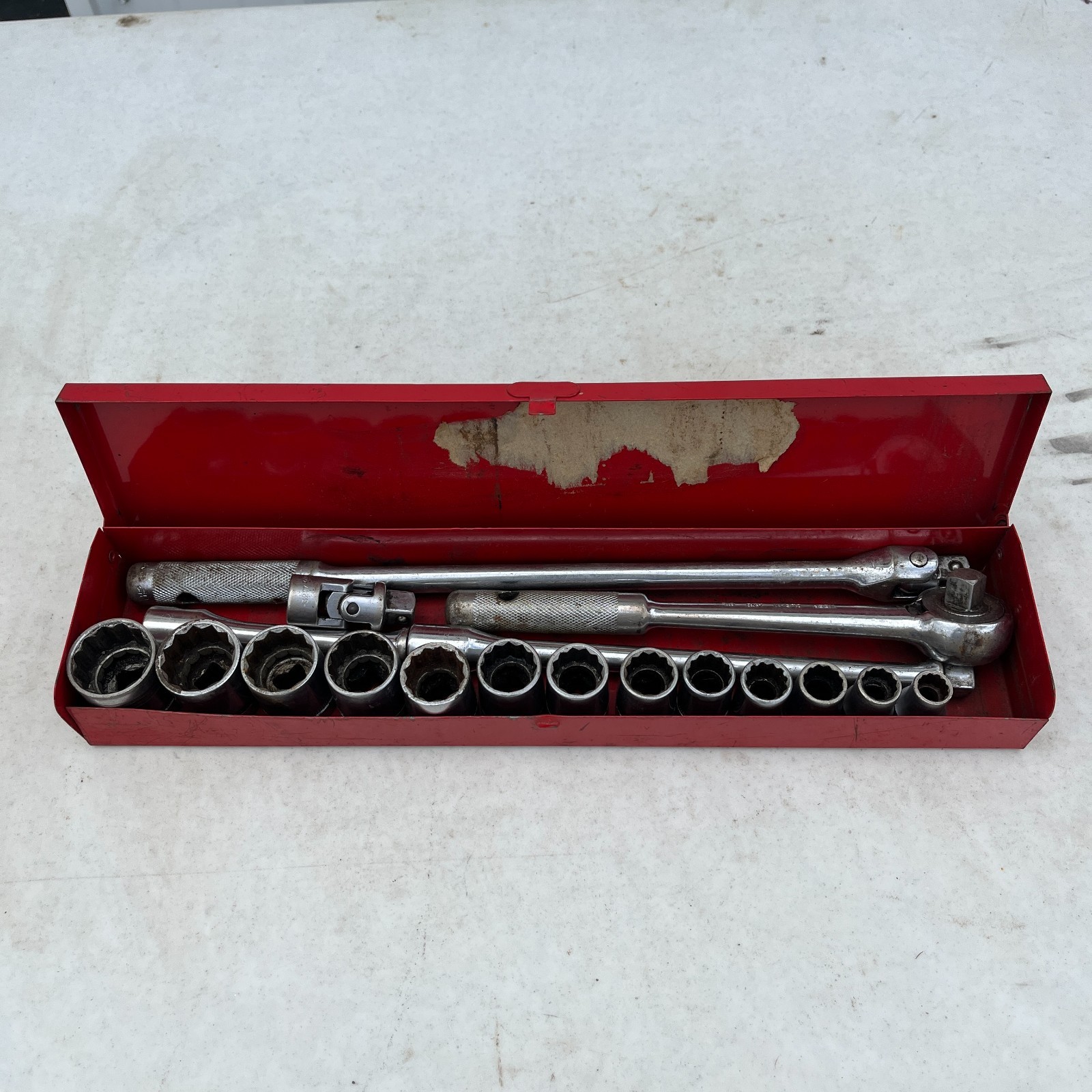 VINTAGE INDESTRO SUPER 18 Pc 1/2″ DRIVE SOCKET RATCHET SET + BOX – 7/16″- 1-1/8″