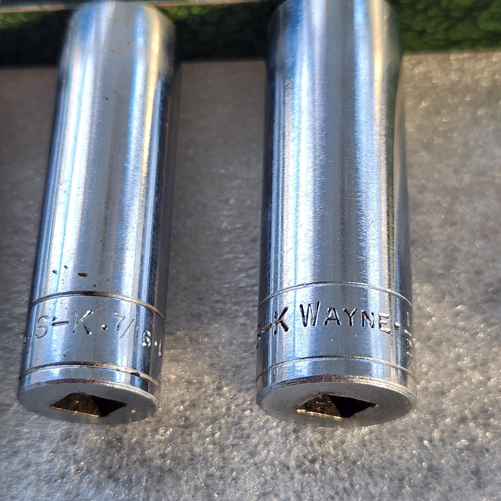 S.K. & S.K. Wayne 1/4″ & Case. 7 6 Pt Deep Sockets, 7 – 6 Pt Reg, 2 Ext. 6″ & 2″