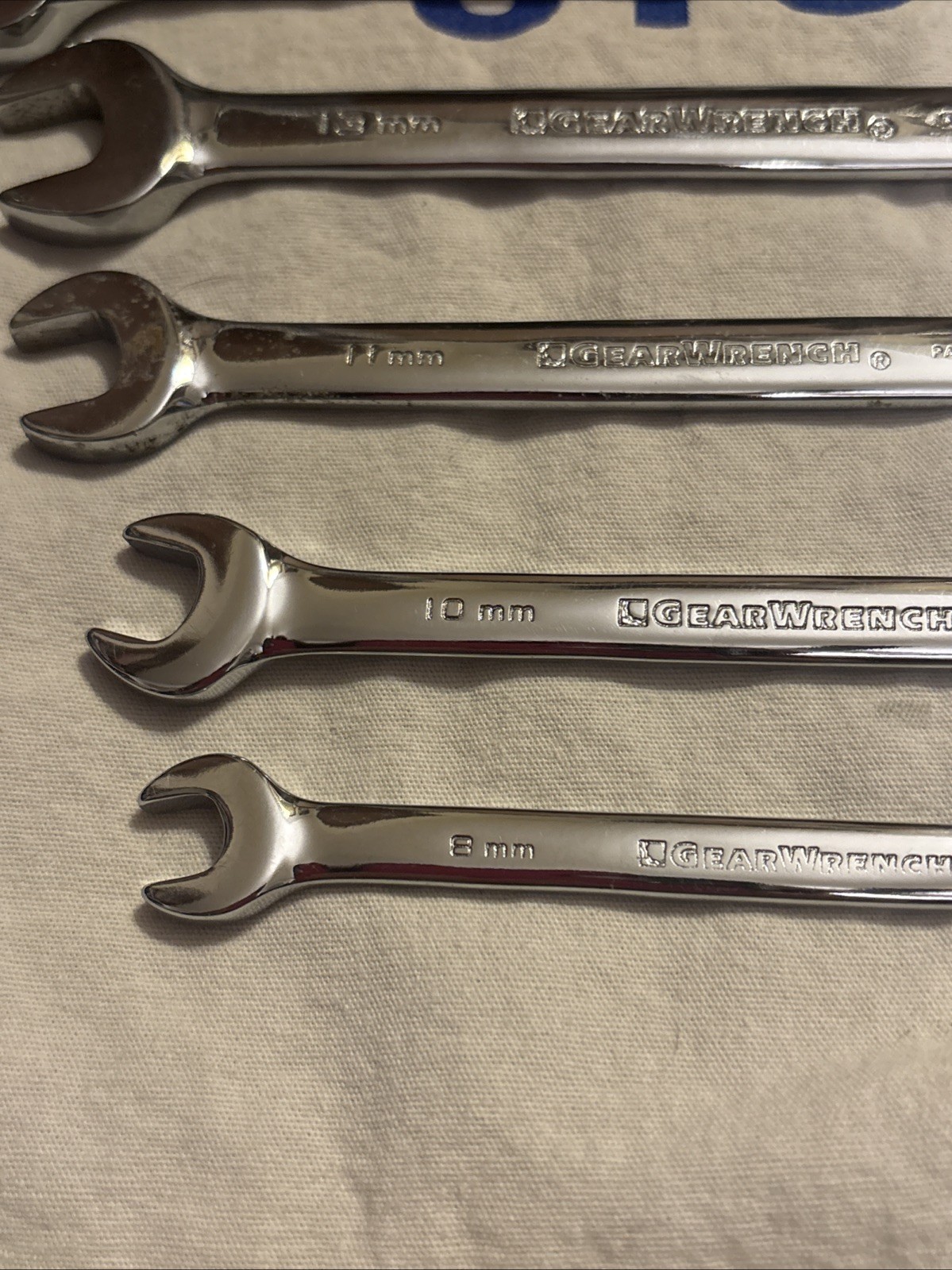 Gearwrench 32 pc Standard & Metric Set, includes bits & holder