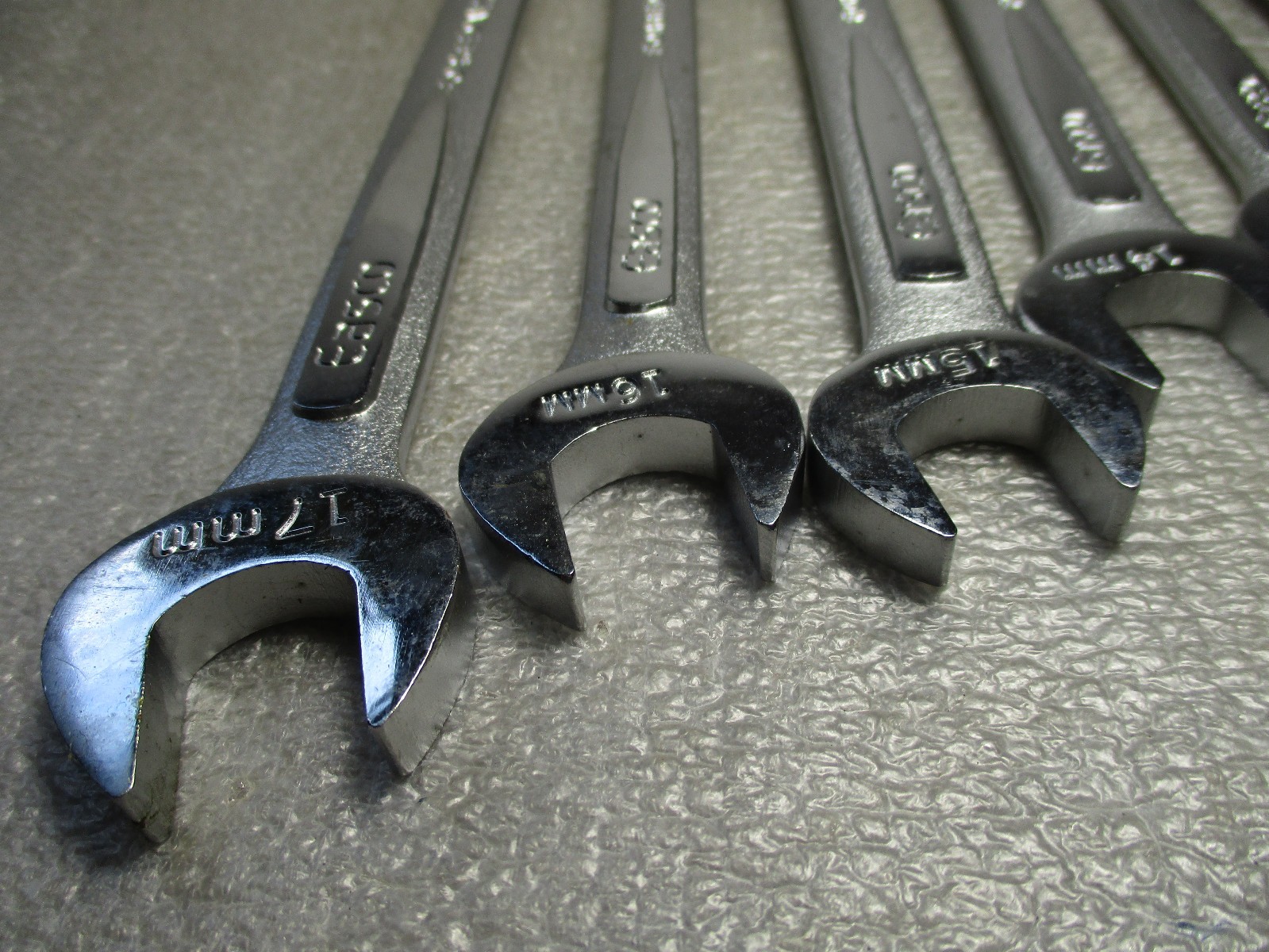 Easco Complete 11 Pc Metric Wrench Set w/Original Yellow Pouch 8-17mm Excellent