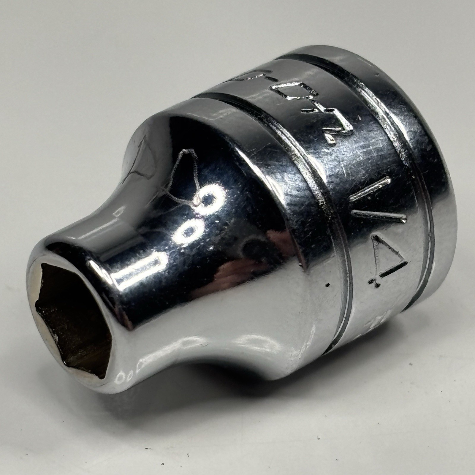 Snap On Tools FS081 3/8 Dr 6Pt SAE 1/4 Flank Dr Shallow Chrome Socket USA 2001