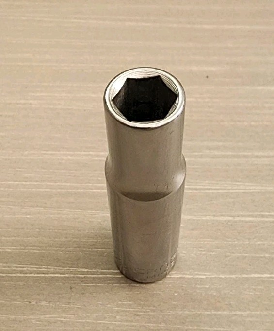 Craftsman USA 3/8″ Deep Well 6 Point 3/8″ Drive V 43333