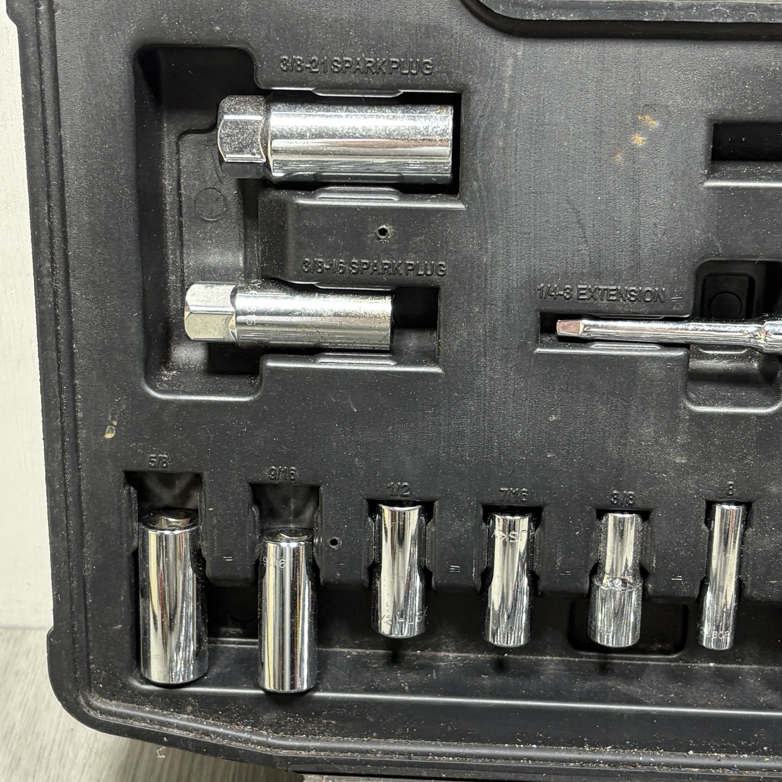 Large Huskey Socket Set Missing one adapter otherwise Complete Good Shape
