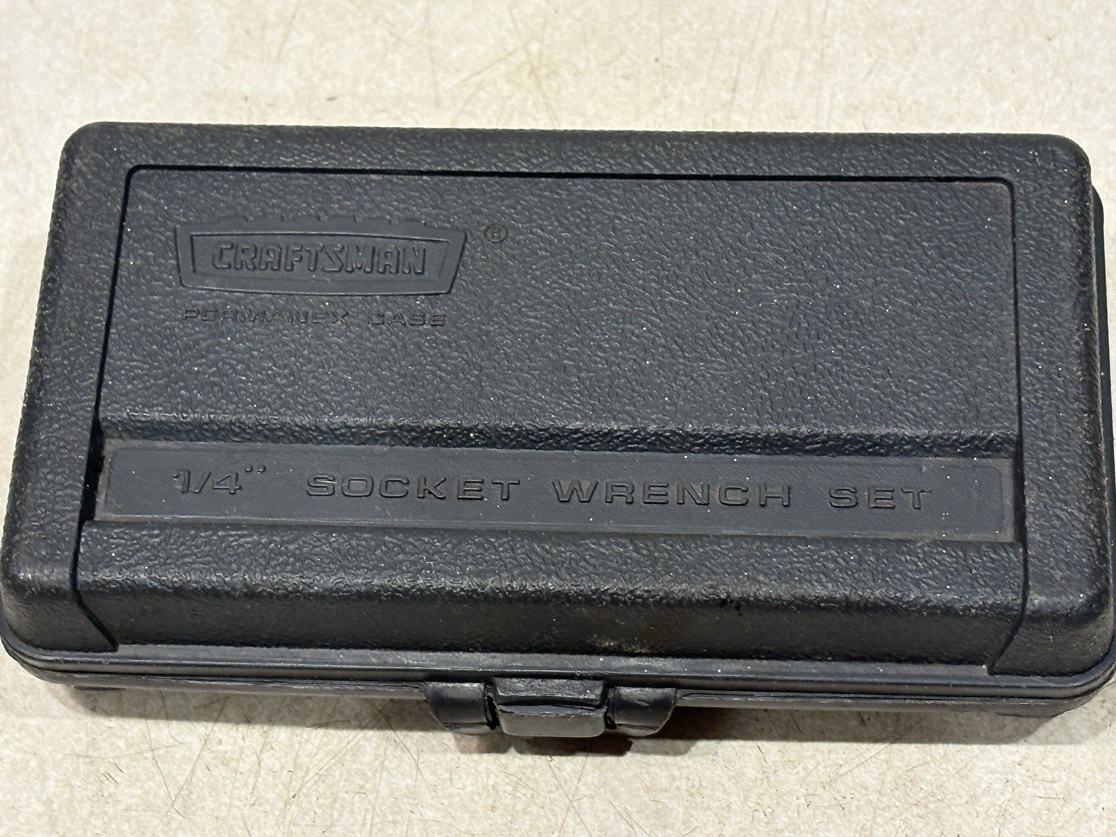 CRAFTSMAN 1/4 INCH DRIVE- SAE 6 POINT ~ 14 PIECE SOCKET SET W/GRAY PERMANEX CASE