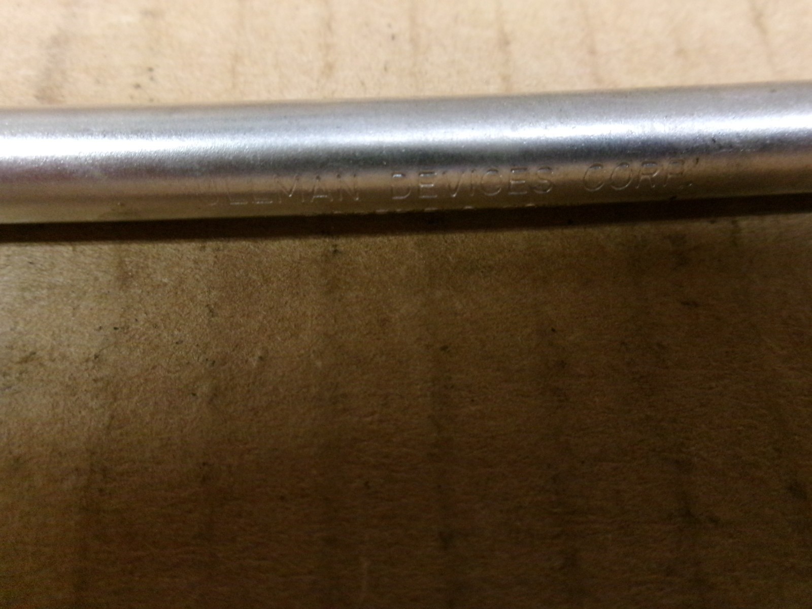 Ullman Device Corp USA 7-1/4″ Flat Blade Screw Starter No H-24