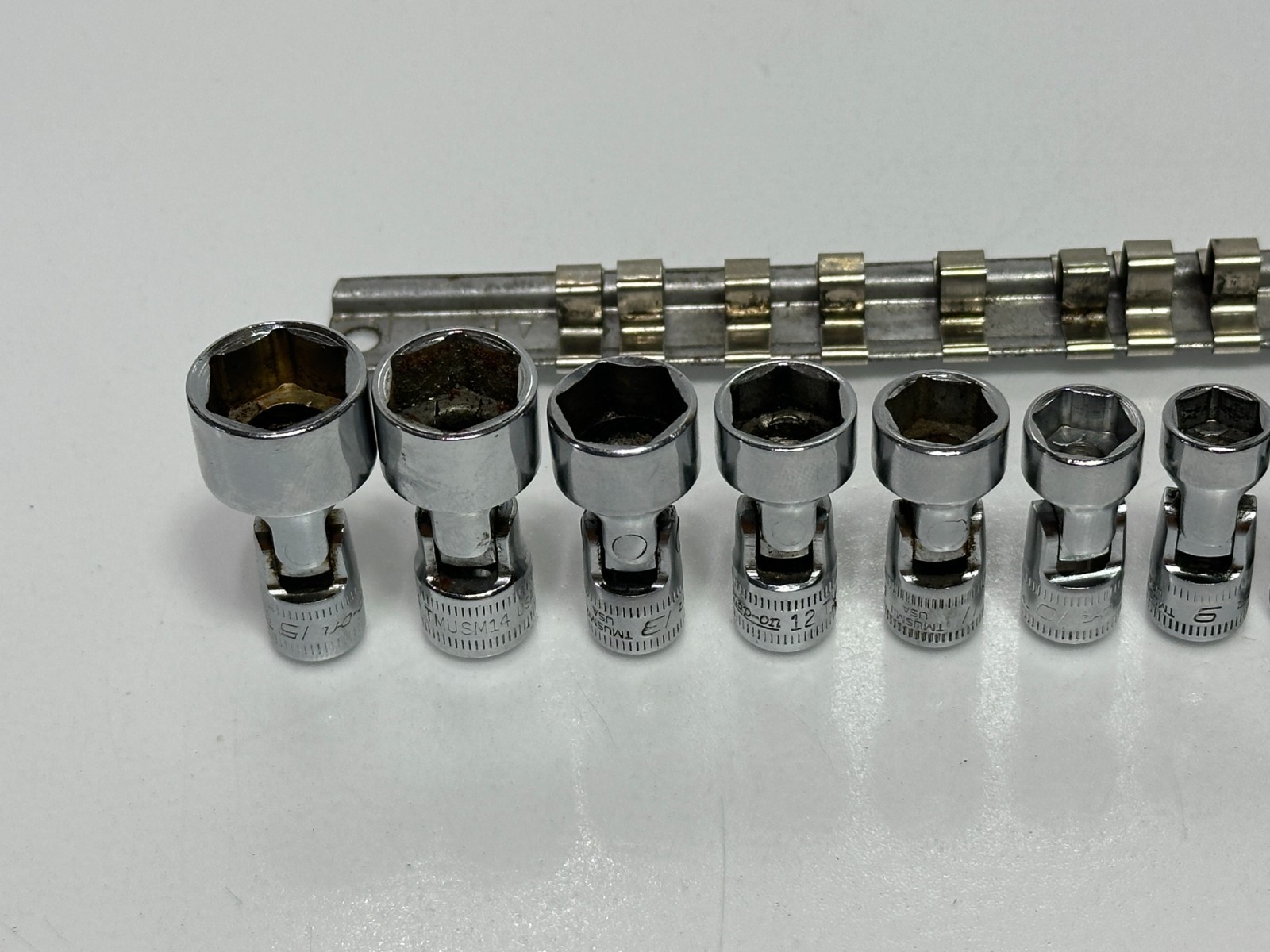 Snap On 12pc 111TMUSMA + 5mm 1/4″ Dr. Metric Universal Swivel Socket Set 5-15mm
