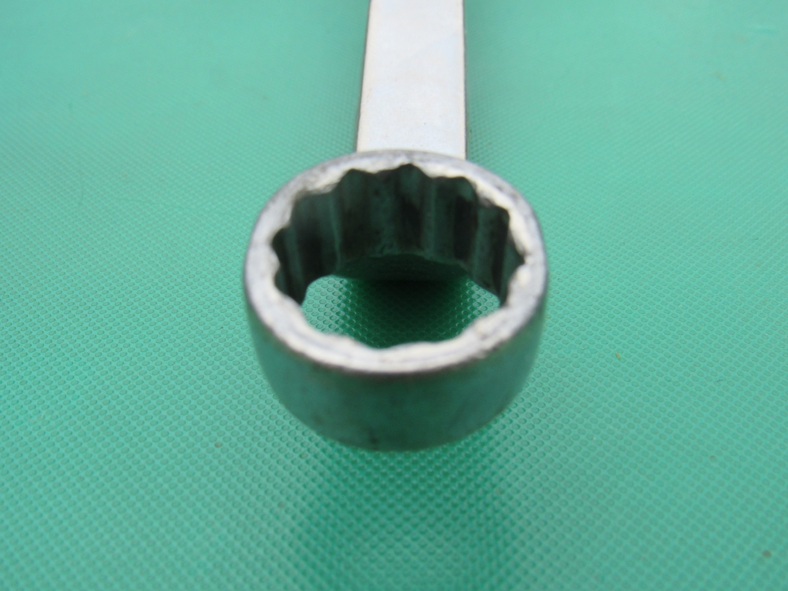 SNAP ON X02024 5/8″ X 3/4″ 12 POINT BOX END WRENCH 60° OFFSET UNDERLINE USED XO
