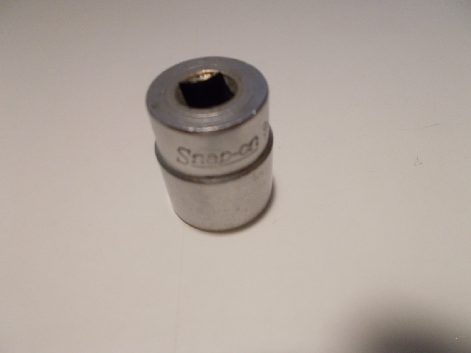 Snap On 9/16″ Shallow Socket 1/4″ Drive 6 Point TM18 Vtg Made in USA (B-4)