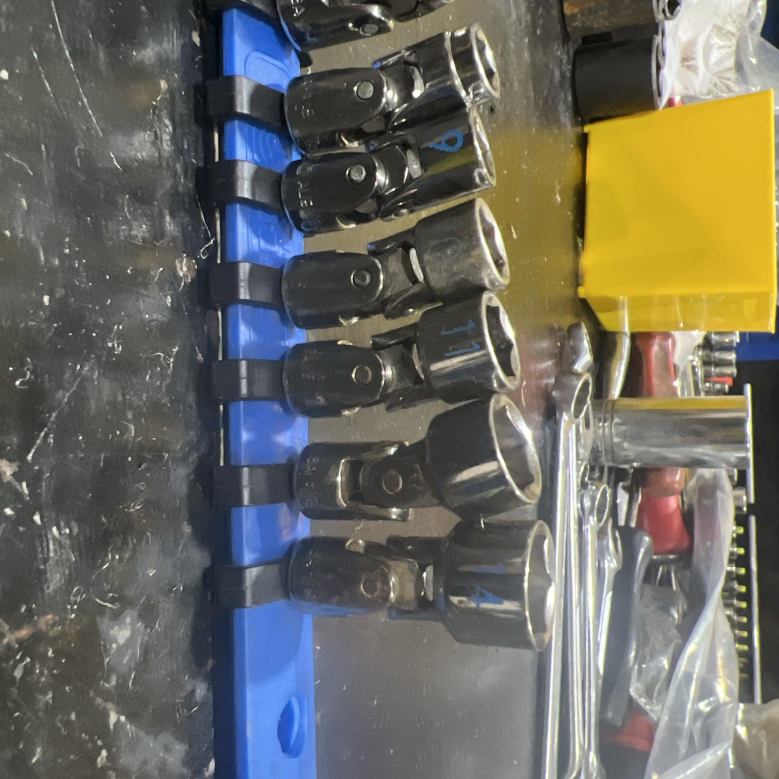 Matco Tools SAUSM106 10pc 1/4in. Drive Metric 6pt Flex Universal Socket Set USA