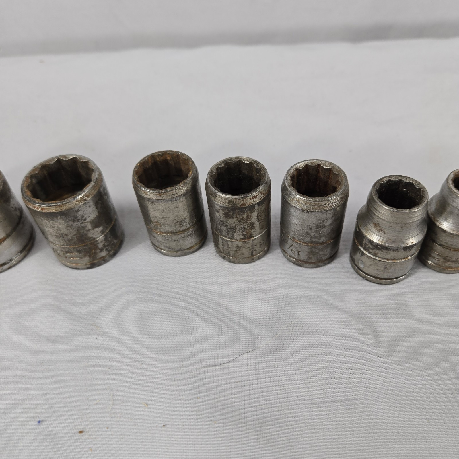 STW Sockets (8) 1/2 Drive 12 Pt 1 7/8, 15/16, 13/16, 11/16, 19/32, 5/8, 1/2, 7/1