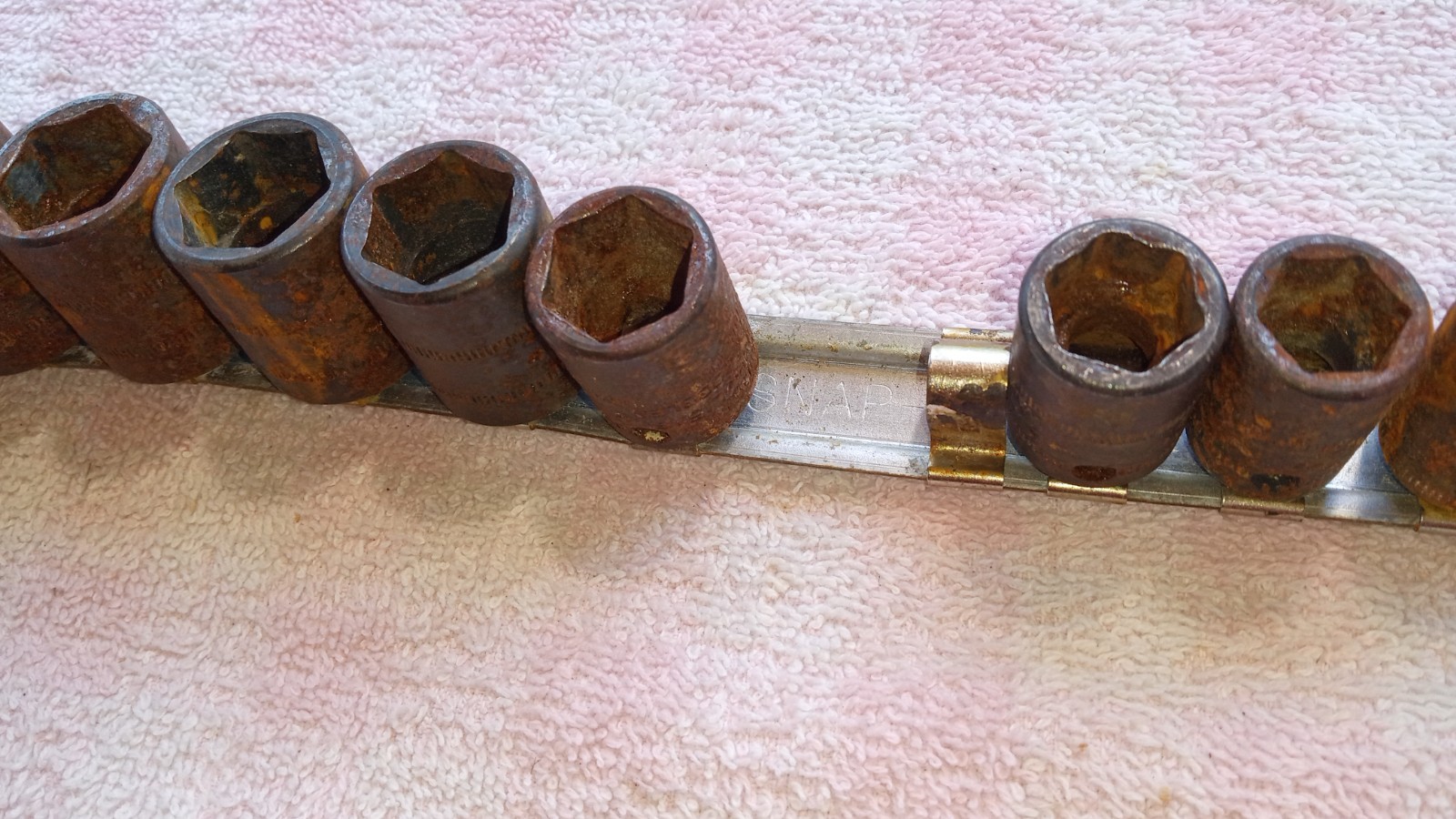 SNAP-ON METRIC IMPACT SOCKET SET RUSTED USABLE CHEAP SEE DESC FOR SIZES air tool