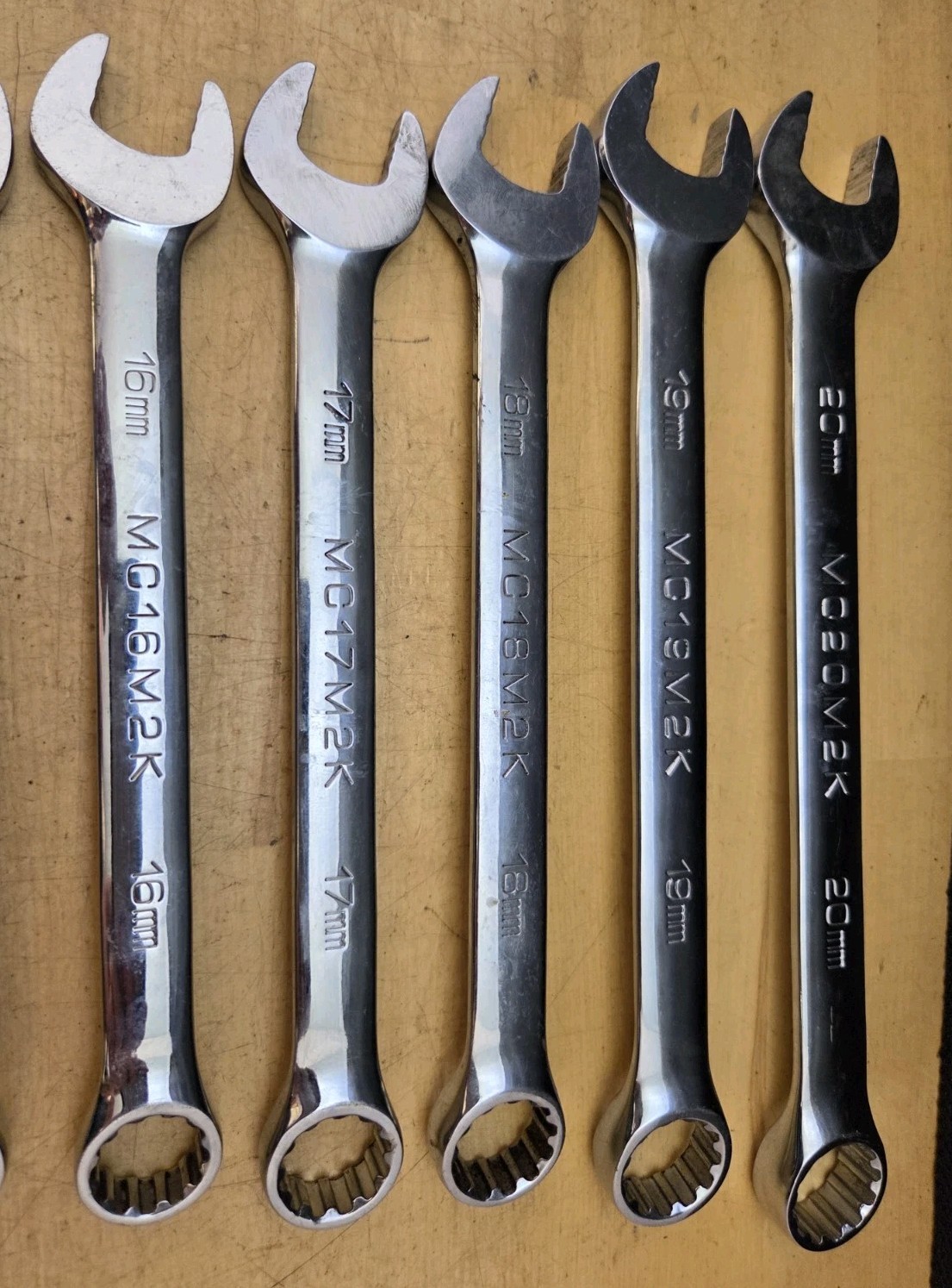 Matco Tools SMCM152K-15 Pc Metric Knuckle Saver 12Pt Combination Wrench Set Mint