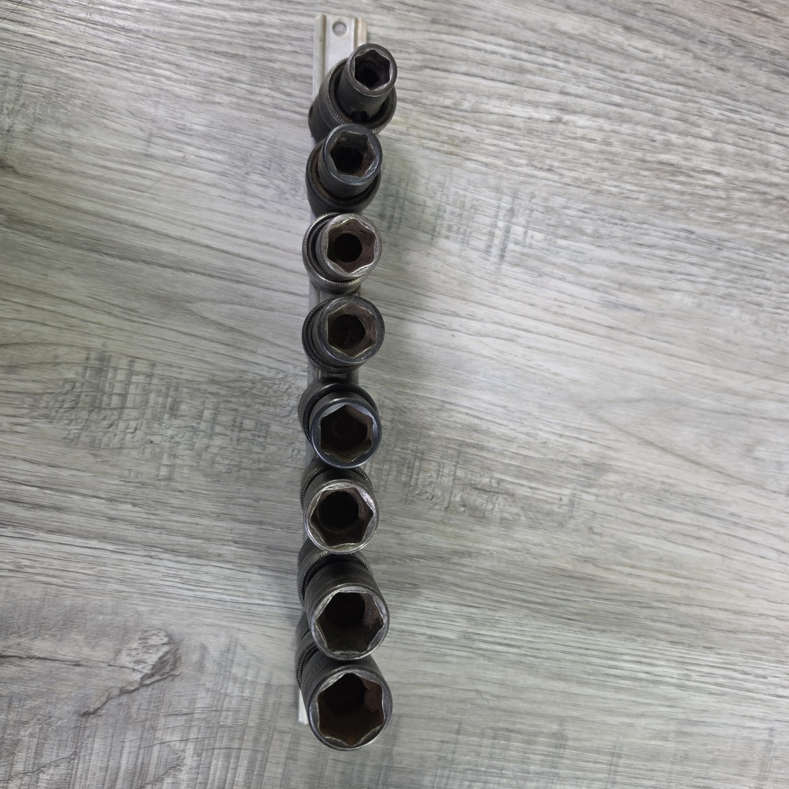 Snap On 3/8 Drive 8-Piece Metric Set 10-18 mm Impact Swivel Socket Set Used