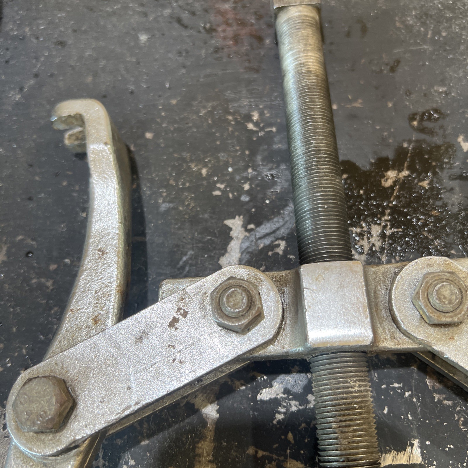 New Britain Tools P-140-D Vintage 2-Jaw Gear Puller Remover Reversible Tool USA