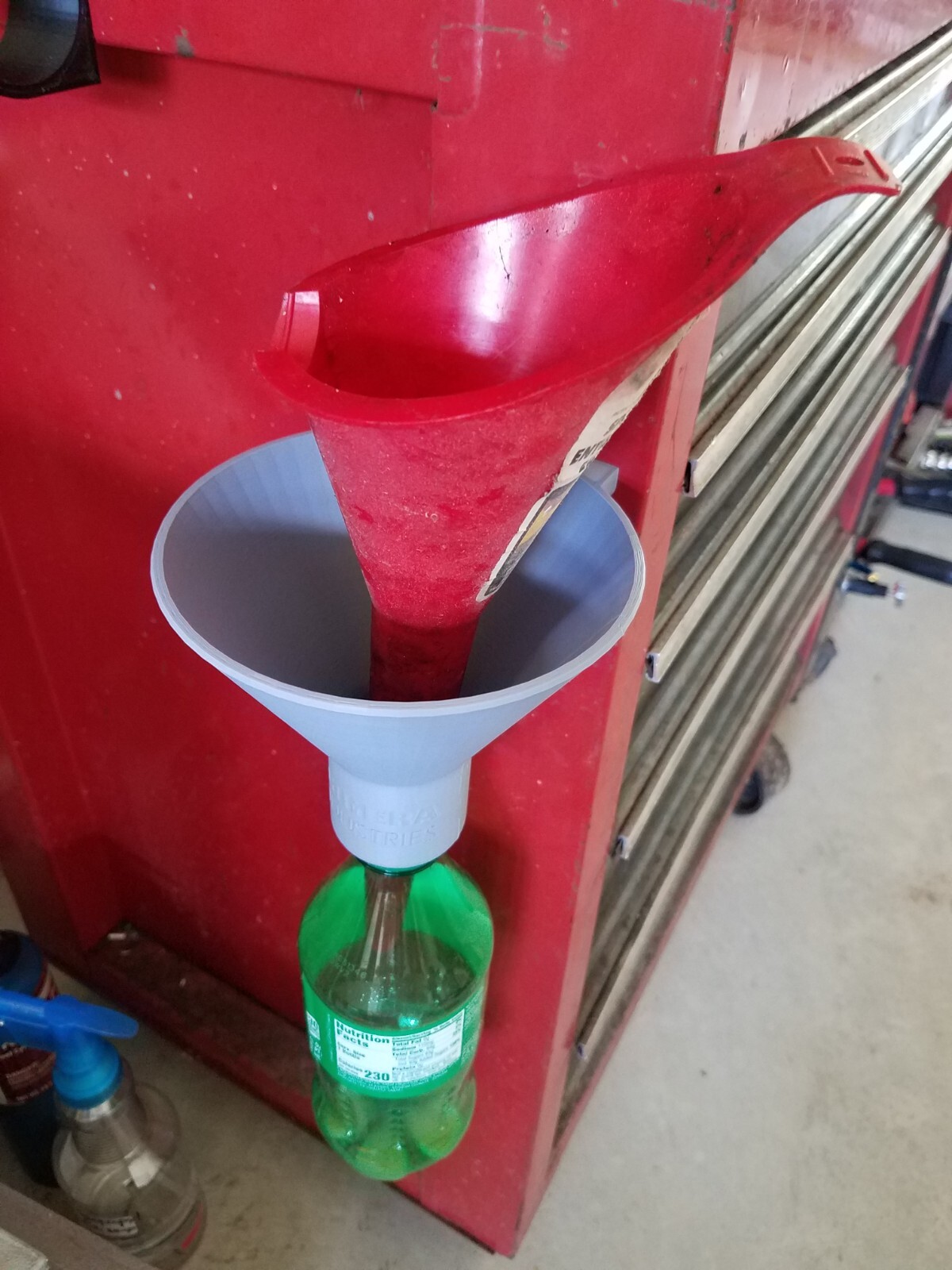 Funnel Holder/Drip Drain Rack, Magnetic Mount for Toolbox, Lift, Service Cart