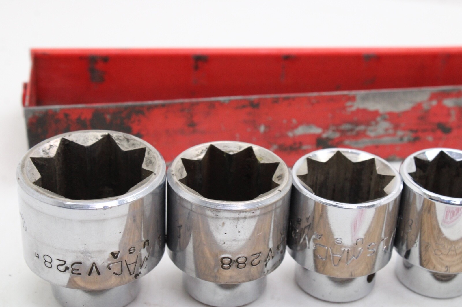 Mac Tools V128-V328 3/8″ – 7/8″ 1″ 1/2 Drive 8 Point SAE Chrome Socket Set