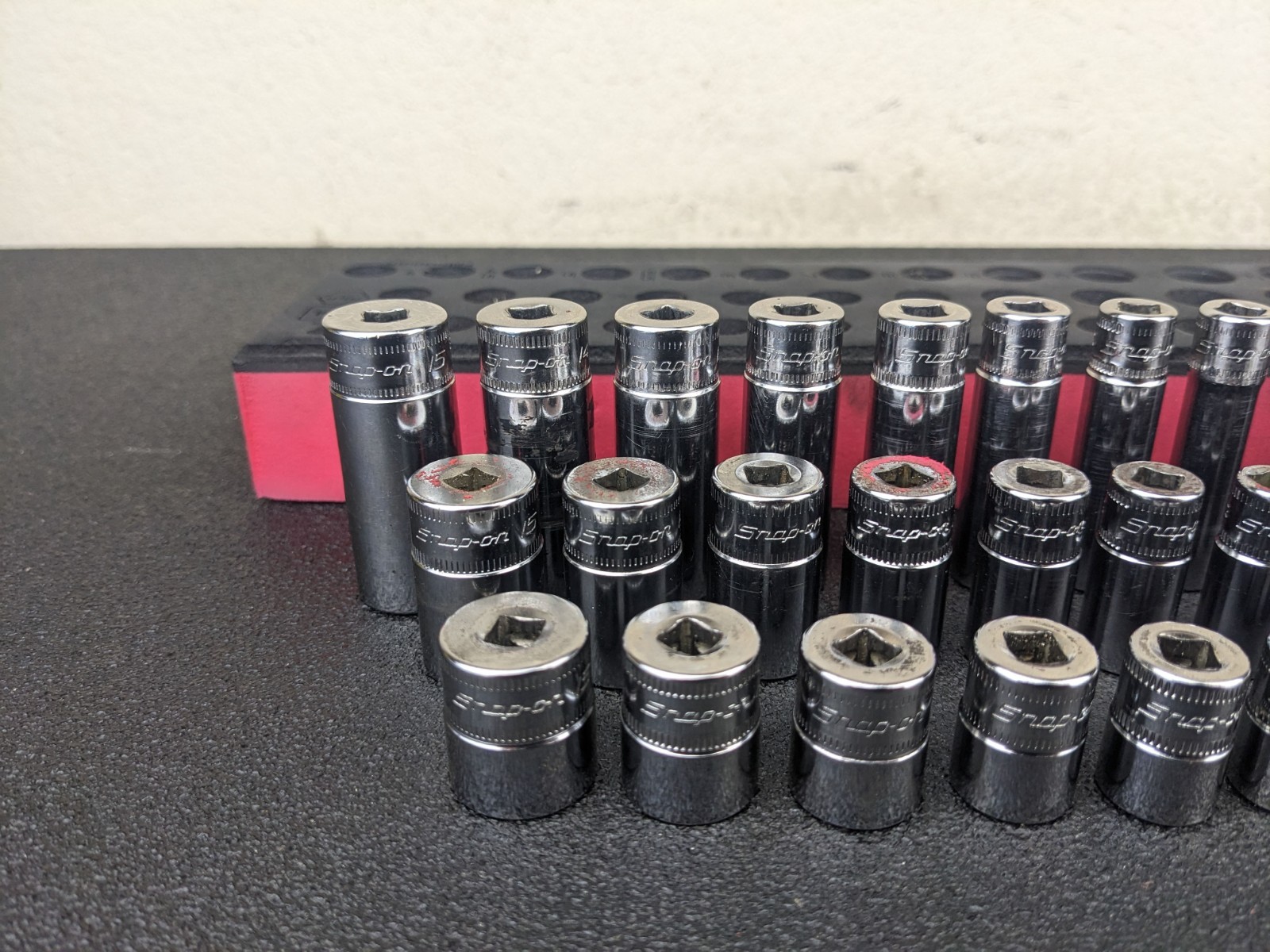 #bn598 Snap-On Tools 142STMMSYFR1 42pc 1/4″ Drive 6-Point Metric Foam Socket Set