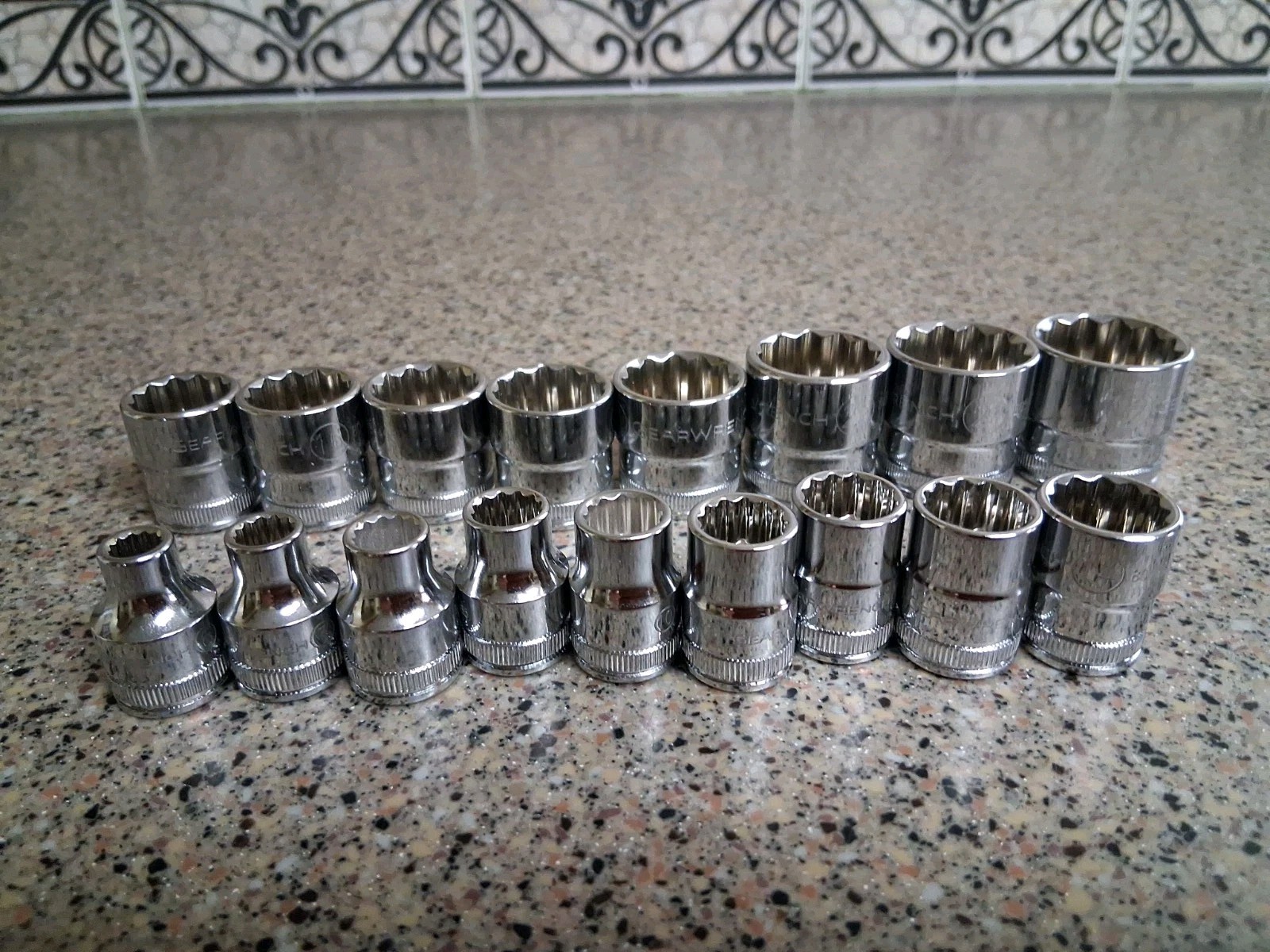 GEARWRENCH 17 Pc. 3/8 Drive 12 Pt. Shallow Socket Set, Metric Easy Read