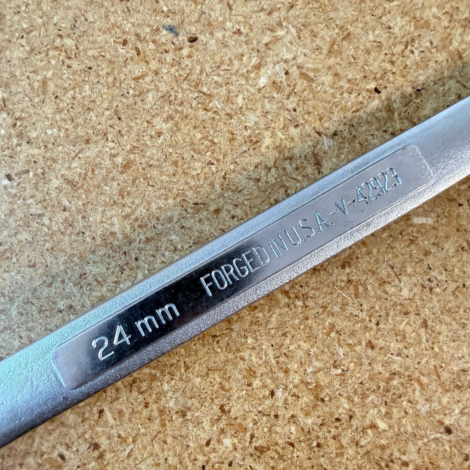 Craftsman Tools USA – 24mm 12 Point Combination Wrench Metric – V-42923