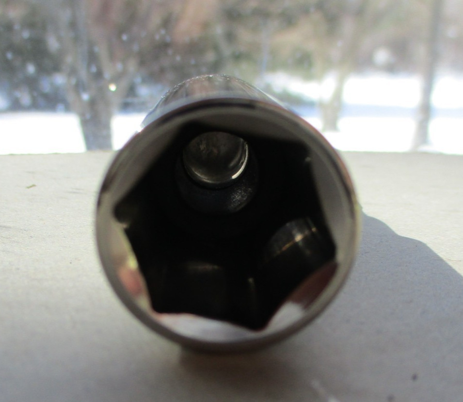 Craftsman G-Series 43322 3/8” drive 6pt 5/8″ Universal Swivel Spark Plug Socket