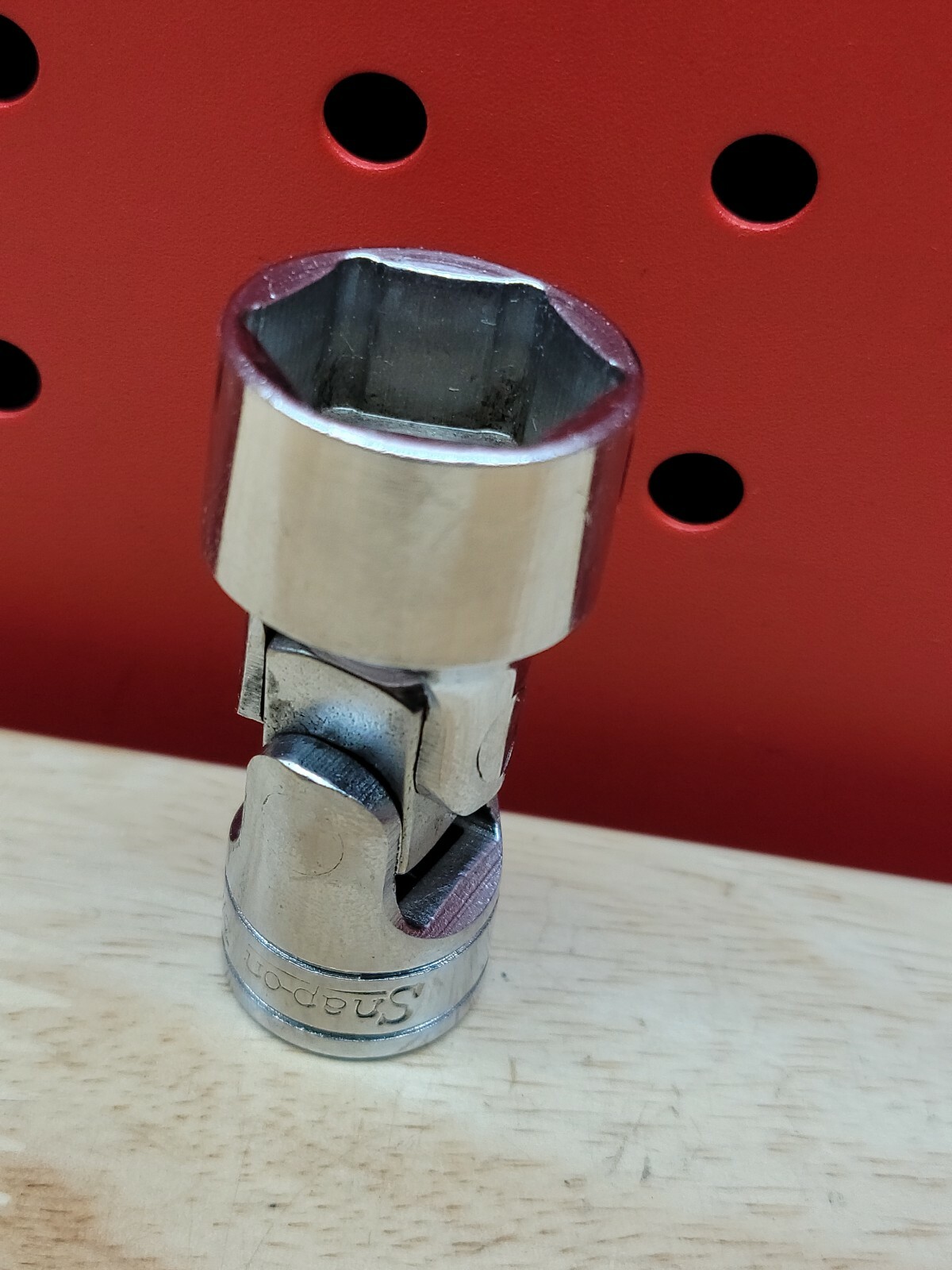 Snap-on Tools FS24 3/4″ 6 Point 3/8″ Drive Swivel Universal Flex Shallow Socket