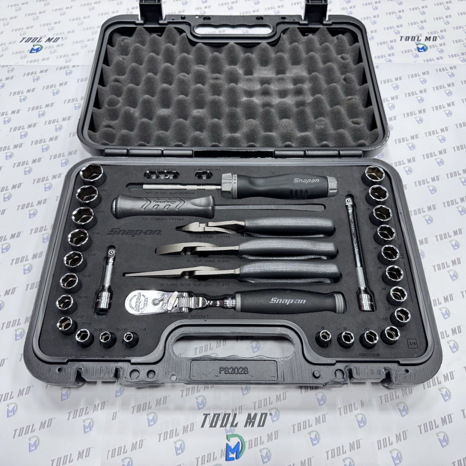 Snap-on Tools NEW 33Pc 3/8″ Drive Metric & SAE Assorted Service Set 233FSMBFDT
