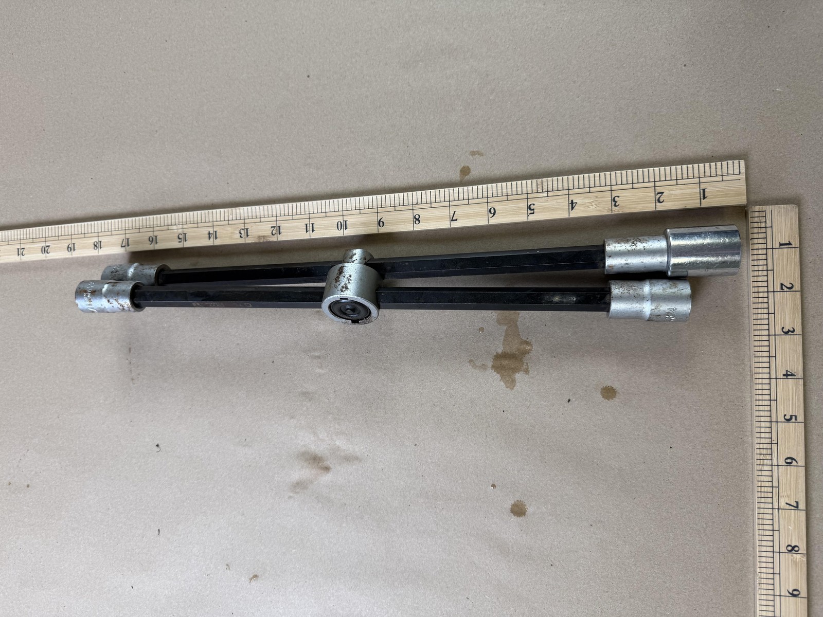 SMART Lug Wrench 4 Way Folding 9/16 3/4 13/16 SAE Black Silver Auto Wheel Tool