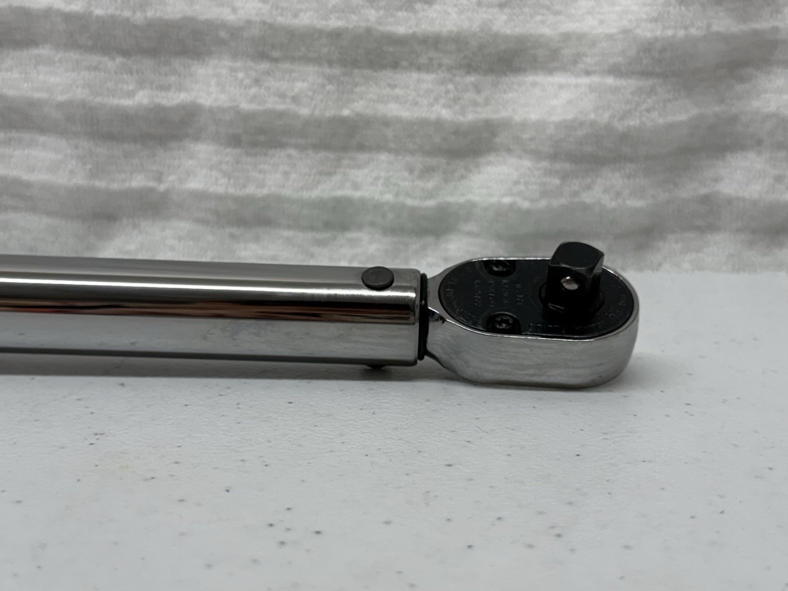 Snap On 3/8” Dr RED Adjustable Click Type Torque Wrench #QE2R100R