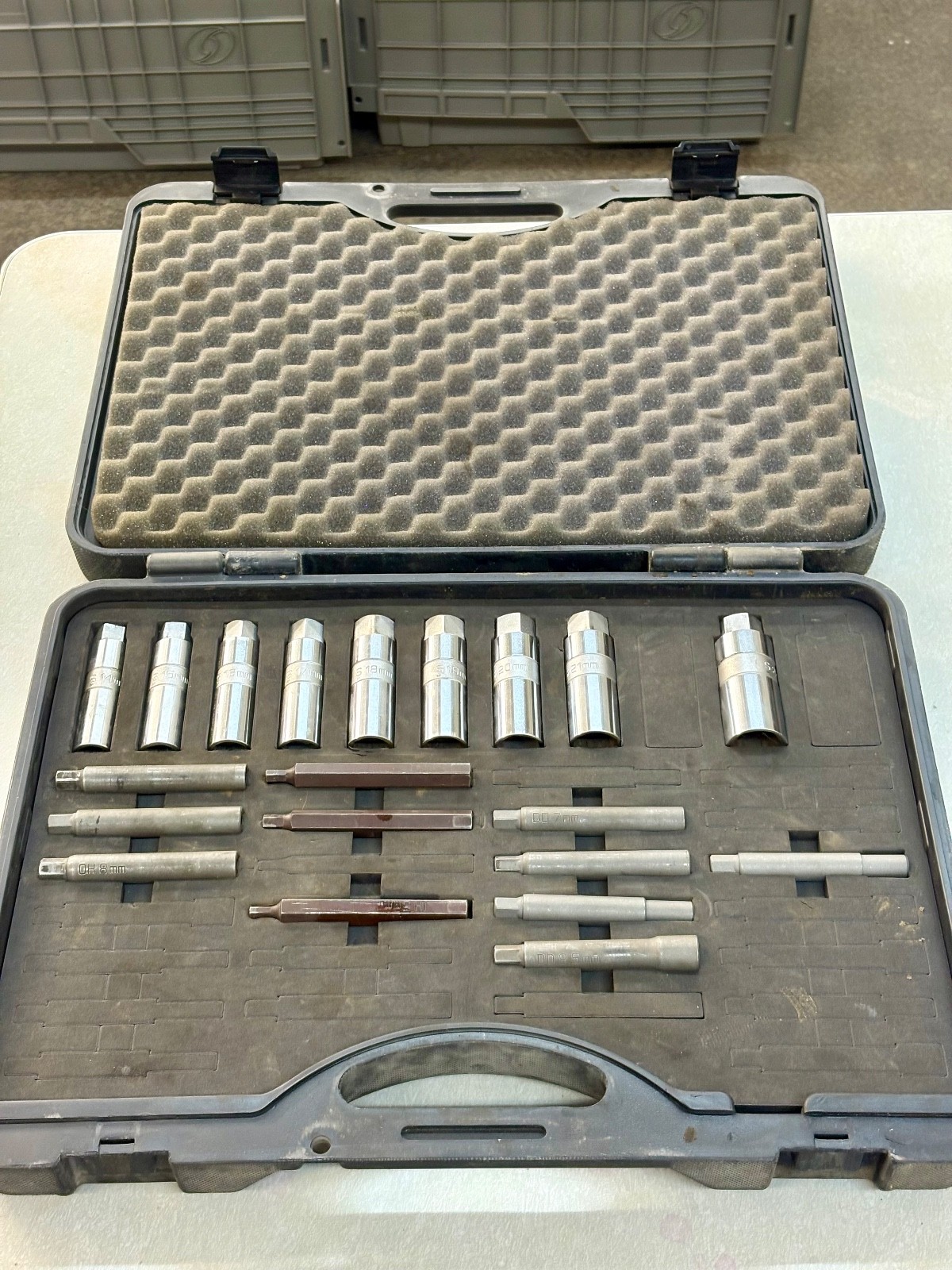 Mopar 2027800020 Installer Shock/Strut Kit Remover Sockets + More — LIQUIDATION