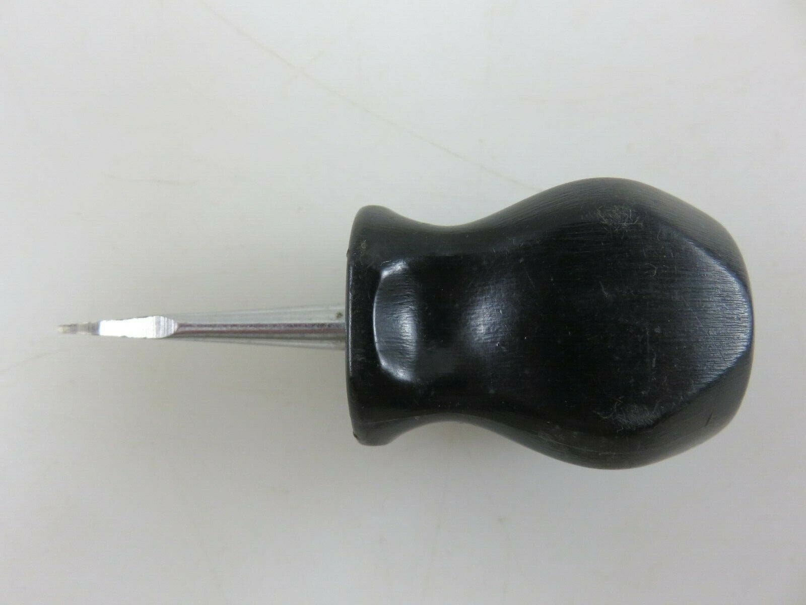 Snap-On SDD1 Stubby Flat Slotted Blade Screwdriver BLACK Hard Handle