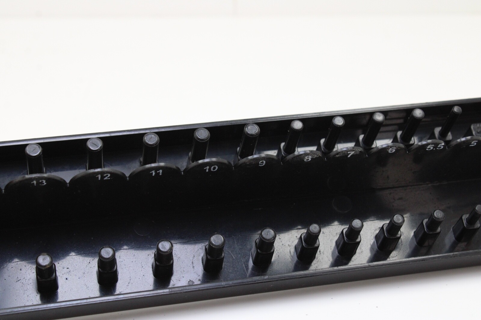 Goliath Industrial Tool ST14M Metric 1/4″ Drive 28 Socket Black Tray Rack Holder