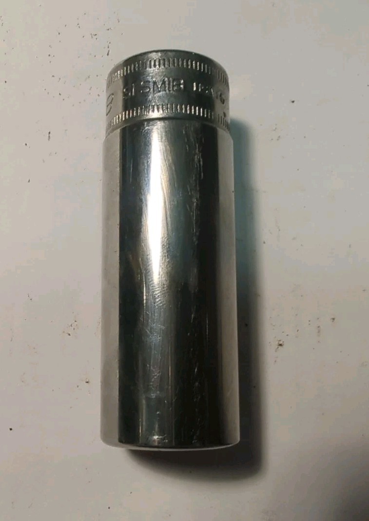Nice Snap On SFSM18 3/8 Dr 6Pt Metric 18mm Flank Dr Deep Chrome Socket USA