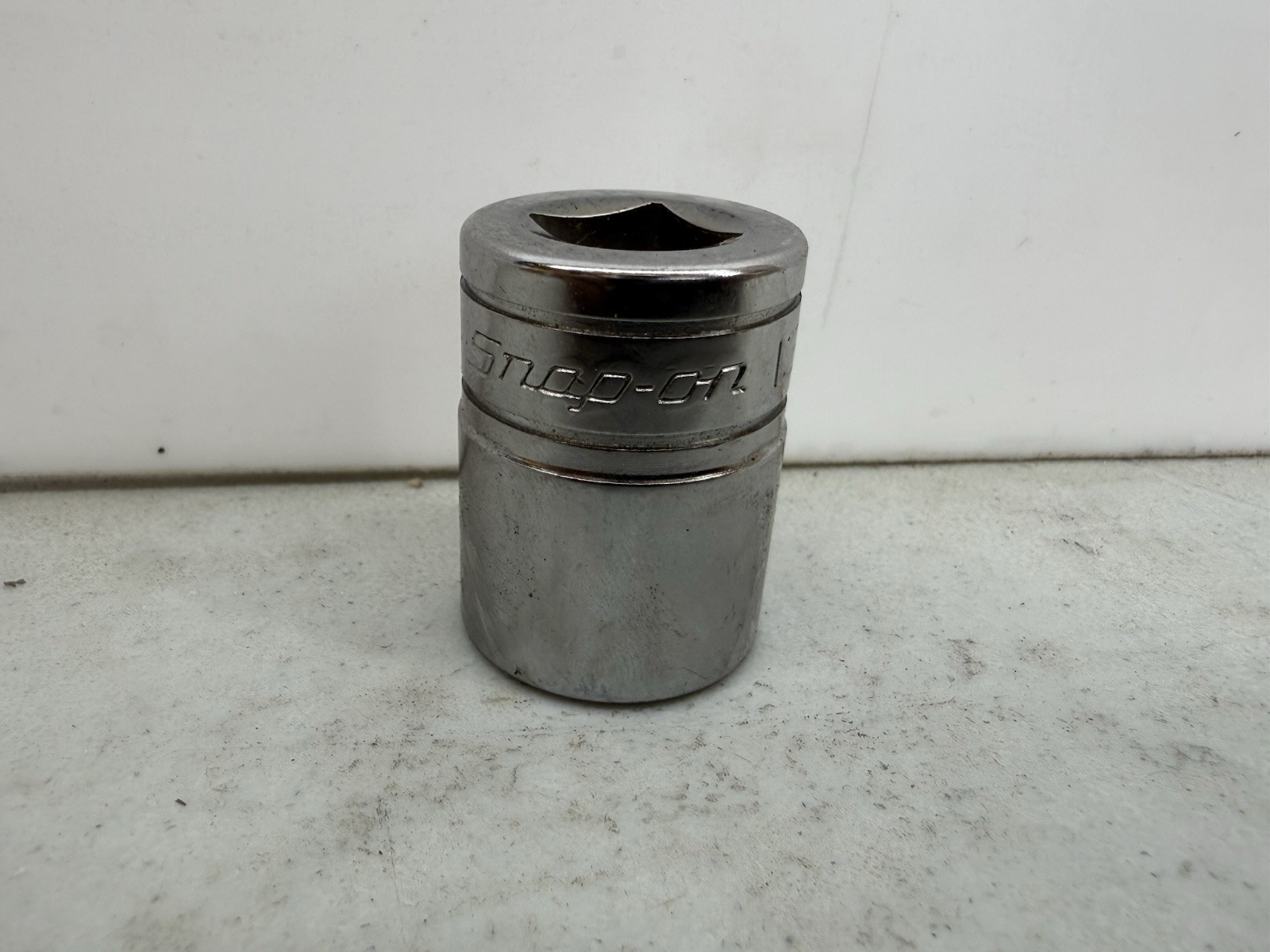 SW-261 Snap-On 1/2” Drive 13/16” 12 Point Flank Drive Shallow Socket