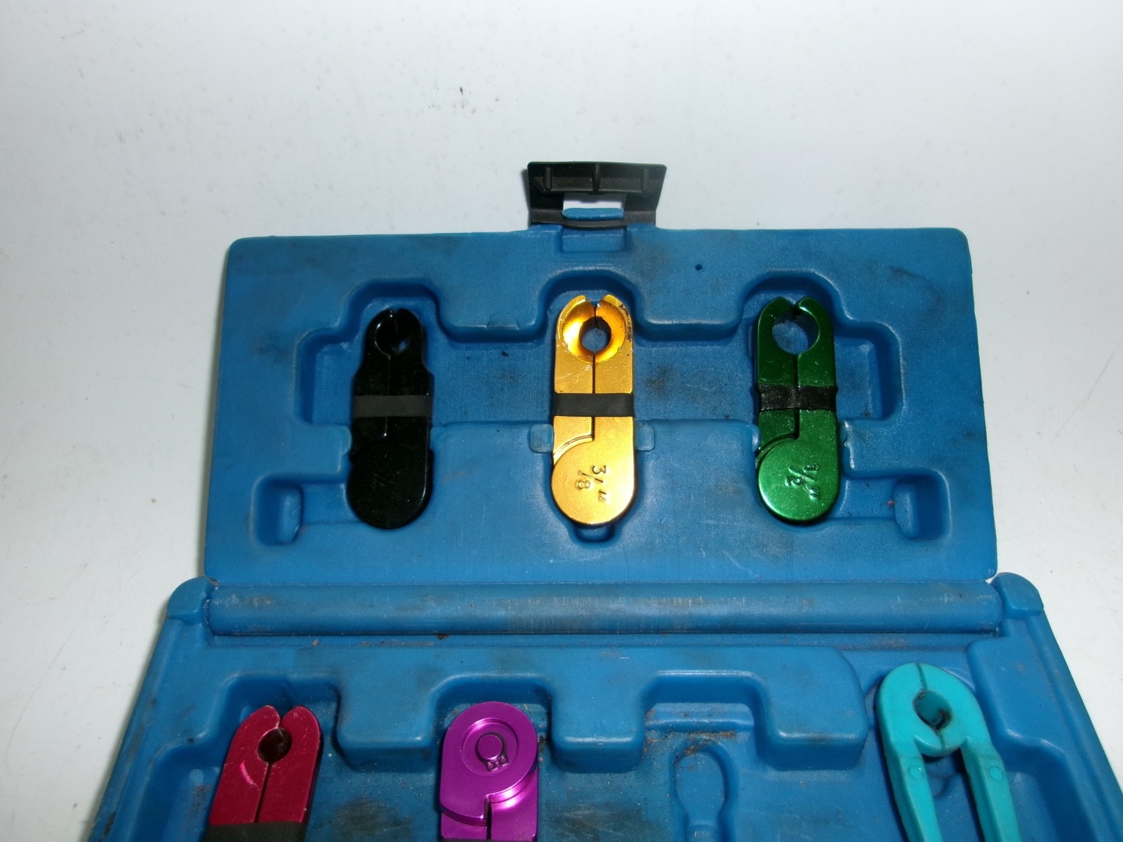 AST 8107 Fuel & Oil Cooler Line Quick Disconnect Tool – Missing One Piece – Used
