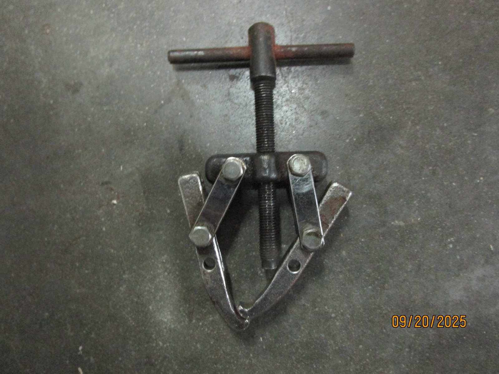 OTC 1020 1 Ton 2 Jaw Bearing Puller