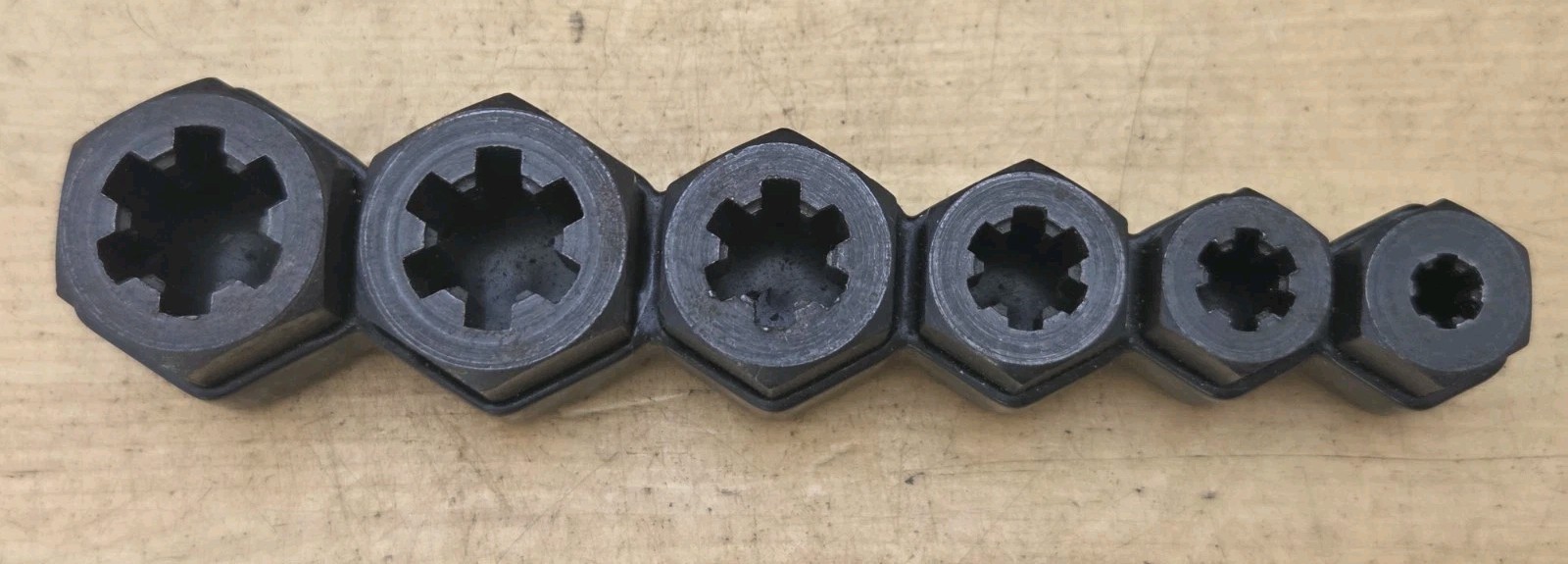 New Lisle Tools 19250 – 6 Pc Stuck Bolt & Stud Remover Set (1/4″ – 9/16″)