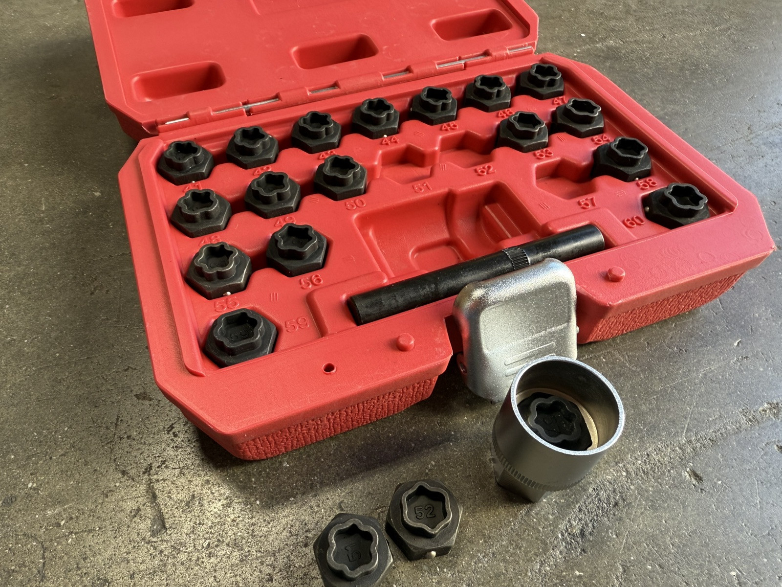 22pc BMW Wheel Locking Nut Key Removal Tool Anti-Theft Lock Lug Nut Socket Screw