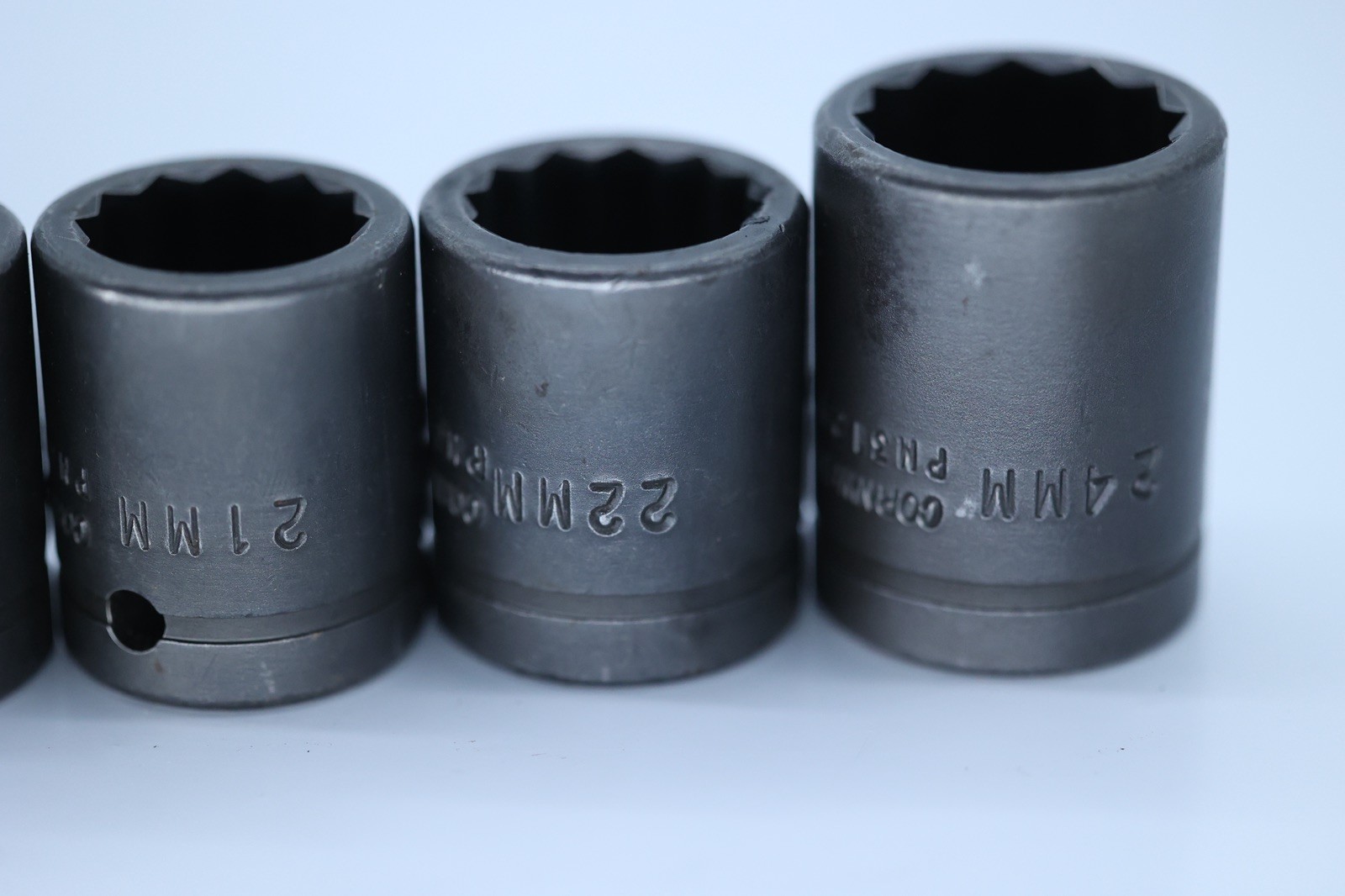 Cornwell USA 1/2″ Drive 14 Piece Metric Shallow Impact Socket Set 12 Point