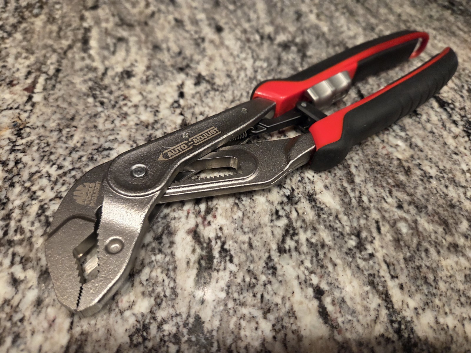 Mac Tools 10″ Auto Adjustable Pliers