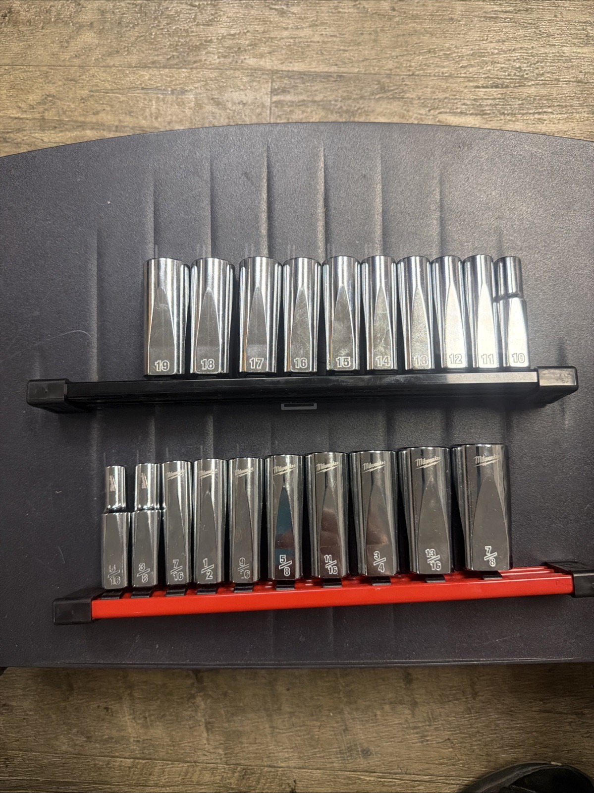 Milwaukee Metric And Standard Sockets 20pc 1/4 Inch Flat