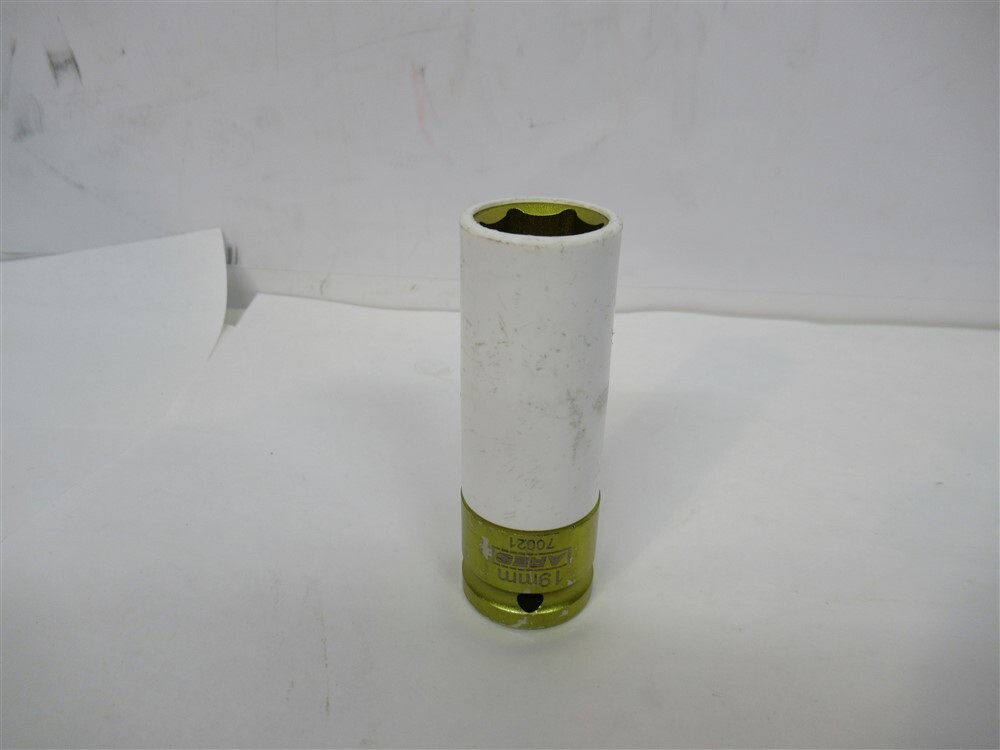 Ares 70021 , 1/2″ Dr , 6 PT , 19mm Non-Marring Impact Lug Nut Socket